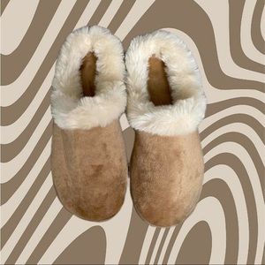 NWOT Charter Club fuzzy faux fur lined brown/beige slippers -size 7/8